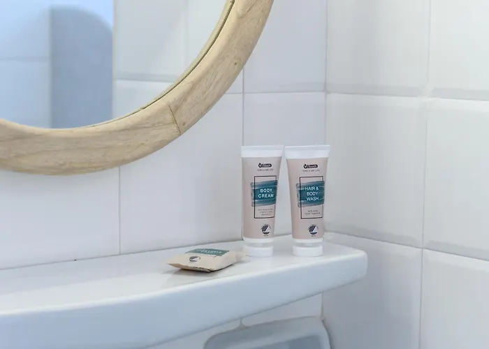 Adelfia Πανσιόν