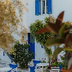 Adelfia Parikia (Paros)