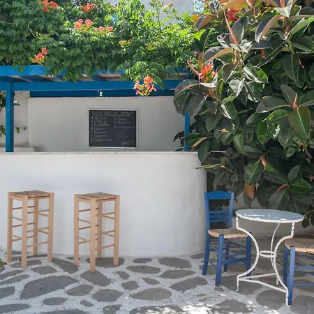 Adelfia 3* פארוס