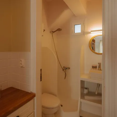 Adelfia בית הארחה פארוס