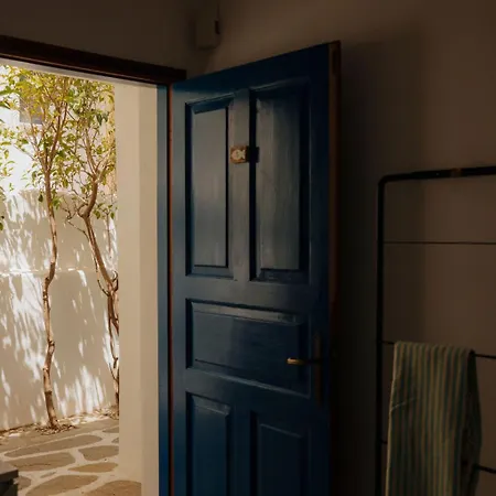 Adelfia Pensionat Páros