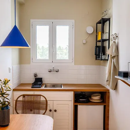 Adelfia 3* פארוס