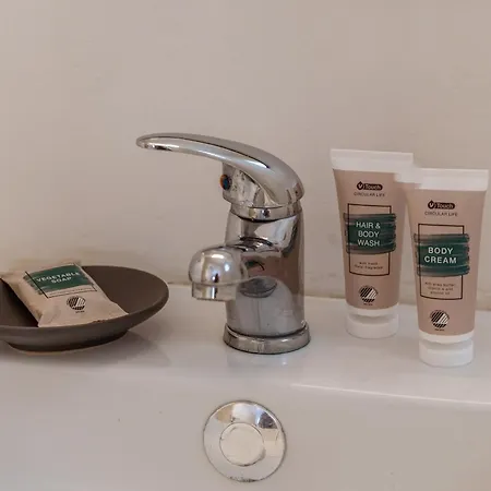 בית הארחה Adelfia 3*